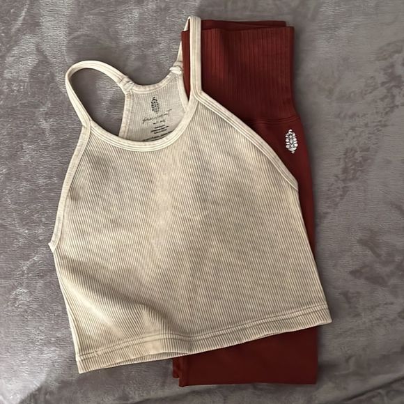 Free People Happiness Runs Tank & Free People Good Karma Leggings Set MSRP $108 - Picture 10 of 14